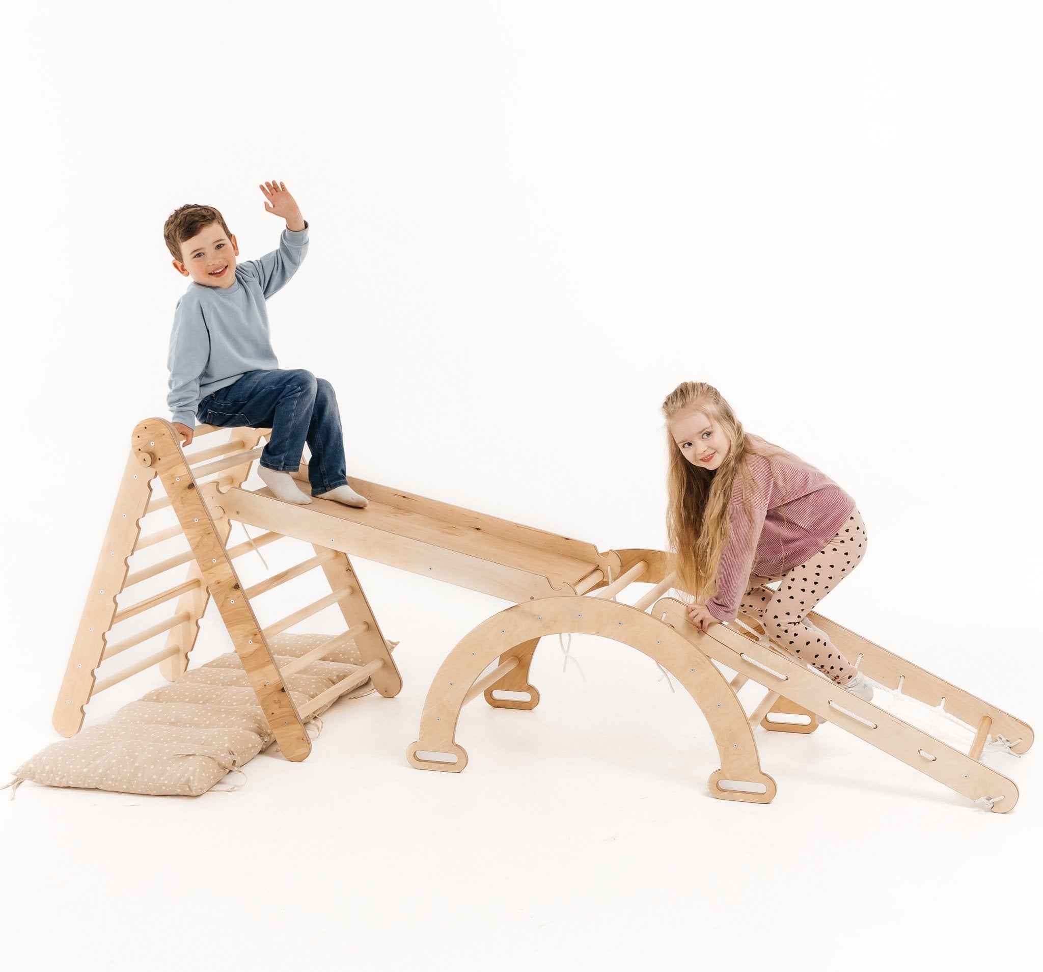 5 en 1 Set de Escalada Montessori para Niños – Triángulo Pikler con Rampa, Arco, Red de Escalada y Cojín – Beige